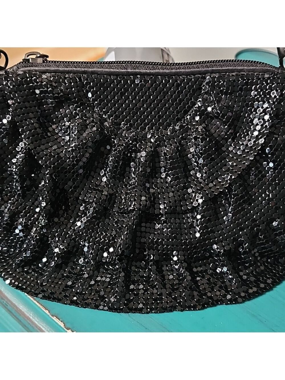 Black sequined clutch - Picture 2 of 7